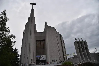 W czwartek, 24 kwietnia w Katedrze Rzeszowskiej bp Jan Wątroba odprawił Mszę św. w intencji zmarłego w Poniedziałek Wielkanocny papieża Franciszka.
fot. ks. Jakub Oczkowicz