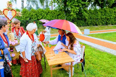 Jak co roku, w ostatnią niedzielę sierpnia w Rzeszowie odbyły się dożynki diecezjalne. Uroczystość była okazją dziękczynienia za tegoroczne plony, na które rolnicy z trudem pracowali przez cały rok. fot. Andrzej Kotowicz