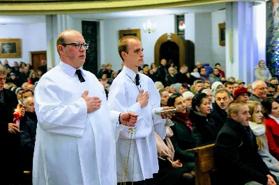 Pasterce w naszej Katedrze przewodniczył Ks. Bp Edward Białogłowski. Czuwanie przed Pasterką prowadziła młodzież z Oazy.
fot. Andrzej Kotowicz