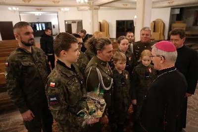 W liturgiczne wspomnienie św. Jana Apostoła (27 grudnia) w katedrze rzeszowskiej celebrowano Eucharystię, której przewodniczył bp Jan Wątroba. Mszę św. koncelebrował abp Edward Nowak, bp Edward Białogłowski, a także ok. 60 kapłanów, którzy wraz z przedstawicielami wspólnot, stowarzyszeń i instytucji modlili się w intencji Biskupa Rzeszowskiego z okazji jego imienin.
Homilię wygłosił ks. Janusz Kosior, proboszcz parafii pw. św. Jadwigi Królowej w Rzeszowie.
Na zakończenie Mszy św. bp Jan Wątroba podziękował za modlitwę i życzenia. 
fot. ks. Jakub Oczkowicz
