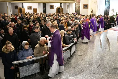 14 lutego 2018 r., w Środę Popielcową, bp Jan Wątroba przewodniczył Mszy św. w katedrze rzeszowskiej o godz. 18.00. W koncelebrze uczestniczyli m.in. infułaci: ks. Stanisław Mac i ks. Wiesław Szurek. Homilię wygłosił ks. Jacek Szczęch – wykładowca i prefekt Wyższego Seminarium Duchownego w Rzeszowie.