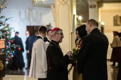 W liturgiczne święto św. Jana Apostoła i Ewangelisty, w katedrze rzeszowskiej duchowni i świeccy modlili się w intencji bp. Jana Wątroby. Eucharystię, której przewodniczył Solenizant, koncelebrowali: bp Kazimierz Górny, bp Edward Białogłowski oraz 56 księży.  fot. Dariusz Kamiński (https://fotografiarzeszow.com.pl)