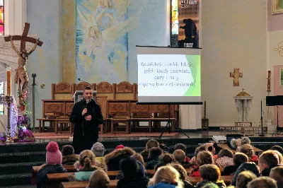 W dniach 19-21.02.2018 r. odbyły się w Katedrze Rzeszowskiej rekolekcje dla dzieci i młodzieży ze Szkoły Podstawowej nr 23 w Rzeszowie. Rekolekcje wygłosił ks. Dominik Kiełb, posługujący w parafii pw. Św. Michała Archanioła w Rzeszowie. Gościem specjalnym podczas rekolekcji był pan Andrzej Sondej - niewidomy od urodzenia organista z Kolbuszowej.