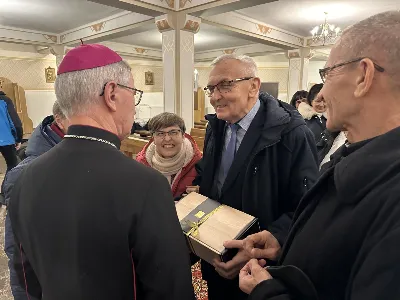 W liturgiczne wspomnienie św. Jana Apostoła (27.12) bp Jan Wątroba przewodniczył Mszy św. w katedrze rzeszowskiej. Eucharystię koncelebrowali abp Edward Nowak, bp Edward Białogłowski, bp Kazimierz Górny, a także ponad 60 kapłanów, którzy wraz z wiernymi modlili się w intencji Biskupa Rzeszowskiego z okazji jego imienin.