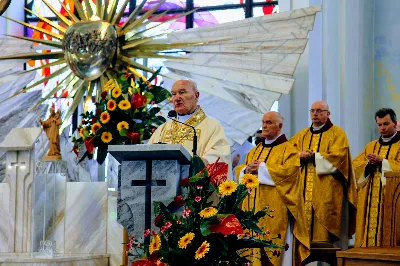 W niedzielę 7 czerwca podczas Mszy Świętej o godz. 12.00 we wspólnocie parafialnej dziękowaliśmy Panu Bogu za 60 lat kapłaństwa ks. inf. Stanisława Maca - pierwszego proboszcza i budowniczego naszej Katedry. fot. Joanna Prasoł, Andrzej Kotowicz