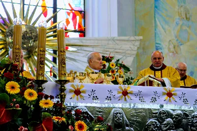 W niedzielę 7 czerwca podczas Mszy Świętej o godz. 12.00 we wspólnocie parafialnej dziękowaliśmy Panu Bogu za 60 lat kapłaństwa ks. inf. Stanisława Maca - pierwszego proboszcza i budowniczego naszej Katedry. fot. Joanna Prasoł, Andrzej Kotowicz