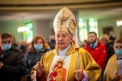 W Niedzielę Świętej Rodziny Mszy Świętej o godz. 12.00 przewodniczył bp Edward Białogłowski. Eucharystię uświetnił śpiewem kolęd Katedralny Chór Chłopięco-Męski Pueri Cantores Resovienses. fot. Paulina Lęcznar