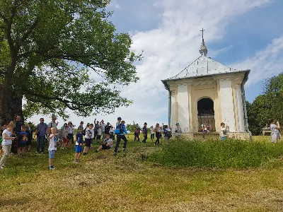 W czwartek 22.06.2017 r. dzieci, które w tym roku przystąpiły do I Komunii Świętej, udały się wraz z ks. Julianem i s. Karolą na pielgrzymkę dziękczynną do Kalwarii Pacławskiej i Przemyśla.