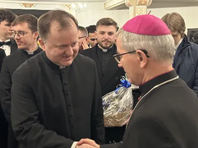 W liturgiczne wspomnienie św. Jana Apostoła (27.12) bp Jan Wątroba przewodniczył Mszy św. w katedrze rzeszowskiej. Eucharystię koncelebrowali abp Edward Nowak, bp Edward Białogłowski, bp Kazimierz Górny, a także ponad 60 kapłanów, którzy wraz z wiernymi modlili się w intencji Biskupa Rzeszowskiego z okazji jego imienin.