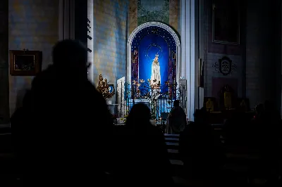 W czwartek (7 grudnia) w wigilię Niepokalanego Poczęcia NMP modliliśmy się śpiewem Akatystu ku czci Bogurodzicy. Śpiew prowadziła Katedralna Schola Liturgiczna pod dyrekcją ks. Juliana Wybrańca. Nabożeństwu przewodniczył ks. Jakub Oczkowicz.
fot. Tomasz Chrobak