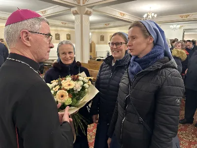 W liturgiczne wspomnienie św. Jana Apostoła (27.12) bp Jan Wątroba przewodniczył Mszy św. w katedrze rzeszowskiej. Eucharystię koncelebrowali abp Edward Nowak, bp Edward Białogłowski, bp Kazimierz Górny, a także ponad 60 kapłanów, którzy wraz z wiernymi modlili się w intencji Biskupa Rzeszowskiego z okazji jego imienin.