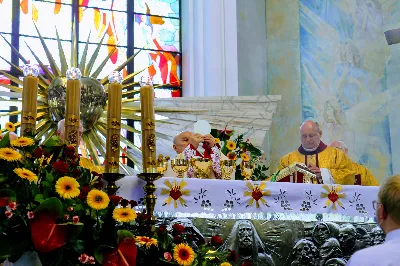 W niedzielę 7 czerwca podczas Mszy Świętej o godz. 12.00 we wspólnocie parafialnej dziękowaliśmy Panu Bogu za 60 lat kapłaństwa ks. inf. Stanisława Maca - pierwszego proboszcza i budowniczego naszej Katedry. fot. Joanna Prasoł, Andrzej Kotowicz