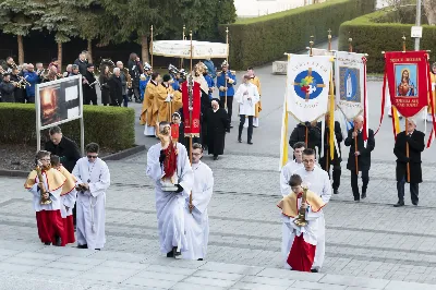 W Niedzielę Wielkanocną Mszy Świętej z procesją rezurekcyjną przewodniczył bp Edward Białogłowski.
fot. Joanna Prasoł