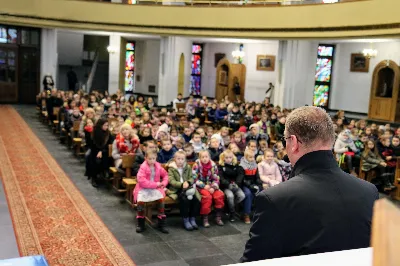 W dniach 19-21.02.2018 r. odbyły się w Katedrze Rzeszowskiej rekolekcje dla dzieci i młodzieży ze Szkoły Podstawowej nr 23 w Rzeszowie. Rekolekcje wygłosił ks. Dominik Kiełb, posługujący w parafii pw. Św. Michała Archanioła w Rzeszowie. Gościem specjalnym podczas rekolekcji był pan Andrzej Sondej - niewidomy od urodzenia organista z Kolbuszowej.