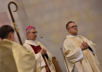 W czwartek, 24 kwietnia w Katedrze Rzeszowskiej bp Jan Wątroba odprawił Mszę św. w intencji zmarłego w Poniedziałek Wielkanocny papieża Franciszka.
fot. ks. Jakub Oczkowicz