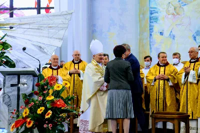 W niedzielę 7 czerwca podczas Mszy Świętej o godz. 12.00 we wspólnocie parafialnej dziękowaliśmy Panu Bogu za 60 lat kapłaństwa ks. inf. Stanisława Maca - pierwszego proboszcza i budowniczego naszej Katedry. fot. Joanna Prasoł, Andrzej Kotowicz