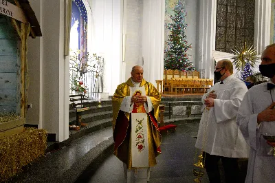 Pasterce w naszej Katedrze przewodniczył ks. Krzysztof Gołąbek - proboszcz.  fot. Andrzej Kotowicz