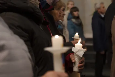 16 kwietnia 2022 r. bp Jan Wątroba przewodniczył liturgii Wigilii Paschalnej w naszej Katedrze. Podczas Mszy Świętej trzy osoby: Justyna, Anna i Nikola przyjęły sakrament chrztu, bierzmowania i Eucharystii.
fot. Joanna Prasoł