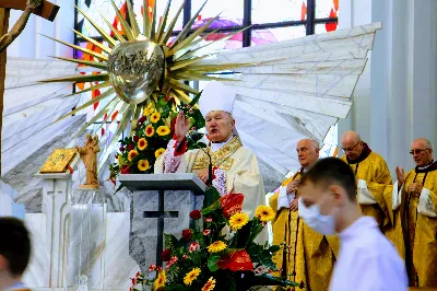 W niedzielę 7 czerwca podczas Mszy Świętej o godz. 12.00 we wspólnocie parafialnej dziękowaliśmy Panu Bogu za 60 lat kapłaństwa ks. inf. Stanisława Maca - pierwszego proboszcza i budowniczego naszej Katedry. fot. Joanna Prasoł, Andrzej Kotowicz