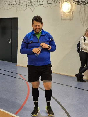 W sobotę 7 grudnia 2024 r. w Instytucie Teologiczno-Pastoralnym w Rzeszowie odbył się dekanalny turniej piłki nożnej o puchar Dziekana Dekanatu Rzeszów-Katedra. Zawody odbyły się w trzech kategoriach wiekowych i uczestniczyło w nich 12 drużyn. 
Turniej rozpoczął się modlitwą. Po uroczystym otwarciu zawodów, ministranci i lektorzy z poszczególnych kategorii wiekowych przystąpili do rywalizacji o puchar Księdza Dziekana Dekanatu Rzeszów-Katedra pod czujnym okiem sędziego Krzysztofa Kawy.
W kategorii „ministrantów” zgłosili się przedstawiciele parafii: św. Michała Archanioła, Najświętszego Serca Pana Jezusa, Wniebowzięcia NMP oraz MB Królowej Polski. Pierwsze miejsce i możliwość wzięcia udziału w rozgrywkach diecezjalnych uzyskali ministranci z Parafii Katedralnej. W tym miejscu chcemy podziękować Panu Tomaszowi Niziołowi, który od września bezpłatnie prowadzi treningi z chętnymi ministrantami naszej parafii. Efekty są widoczne.
W kategorii „lektorów młodszych”. Zgłosiły się drużyny z parafii: Opatrzności Bożej, Wniebowzięcia NMP, MB Królowej Polski oraz Katedry. Zwycięzcą z możliwością wzięcia udziału w dalszym etapie eliminacji do Mistrzostw Polski zostali lektorzy z Parafii Opatrzności Bożej. Do rozgrywek w najstarszej grupie wiekowej zgłosiły się drużyny z parafii: Wniebowzięcia NMP, św. Michała Archanioła i Katedry. Pierwsze miejsce zajęła Parafia św. św. Michała Archanioła w Rzeszowie i to oni będą reprezentować dekanat w turnieju na szczeblu diecezjalnym.

Katedralni ministranci i lektorzy zdobyli: 
Ministranci – ZŁOTO 
Lektorzy młodsi – BRĄZ 
Lektorzy starsi – SREBRO 

Na zakończenie turnieju ks. Dziekan Krzysztof Gołąbek i ks. Paweł Wójcik – dekanalny duszpasterz LSO pogratulowali wszystkim zawodnikom, rodzicom i opiekunom, a zwycięzcom w poszczególnych kategoriach wiekowych wręczyli pamiątkowe medale i upominki. Każda drużyna otrzymała puchar i dyplom za udział w turnieju. 
Gratulujemy!