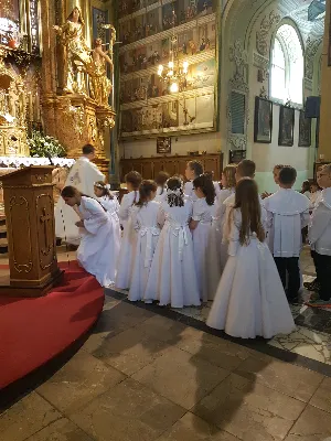 W czwartek 22.06.2017 r. dzieci, które w tym roku przystąpiły do I Komunii Świętej, udały się wraz z ks. Julianem i s. Karolą na pielgrzymkę dziękczynną do Kalwarii Pacławskiej i Przemyśla.