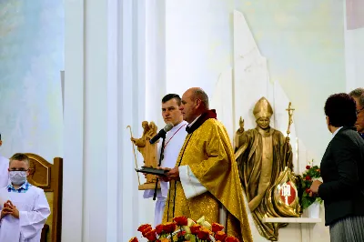 W niedzielę 7 czerwca podczas Mszy Świętej o godz. 12.00 we wspólnocie parafialnej dziękowaliśmy Panu Bogu za 60 lat kapłaństwa ks. inf. Stanisława Maca - pierwszego proboszcza i budowniczego naszej Katedry. fot. Joanna Prasoł, Andrzej Kotowicz