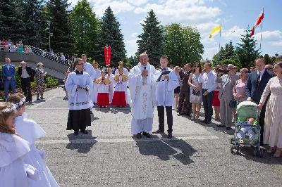 W niedzielę 13 maja 2018 r. 139 dzieci przyjęło w Katedrze Rzeszowskiej I Komunię Świętą. Mszy Świętej przewodniczył proboszcz Katedry ks. Krzysztof Gołąbek. Za przygotowanie dzieci do I Komunii Świętej odpowiadali: s. Karola oraz ks. Julian. fot. Grzegorz Slemp Photography