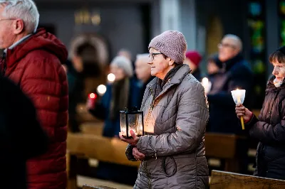 W czwartek (7 grudnia) w wigilię Niepokalanego Poczęcia NMP modliliśmy się śpiewem Akatystu ku czci Bogurodzicy. Śpiew prowadziła Katedralna Schola Liturgiczna pod dyrekcją ks. Juliana Wybrańca. Nabożeństwu przewodniczył ks. Jakub Oczkowicz.
fot. Tomasz Chrobak