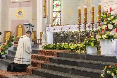 Pasterce w naszej Katedrze przewodniczył Ks. Bp Edward Białogłowski. Czuwanie przed Pasterką prowadziła młodzież z Oazy.
fot. Andrzej Kotowicz