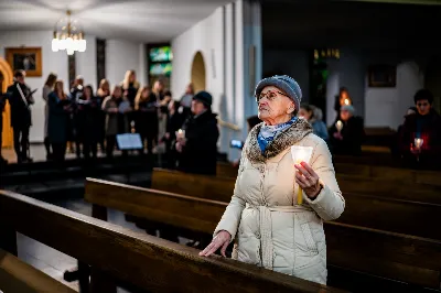 W czwartek (7 grudnia) w wigilię Niepokalanego Poczęcia NMP modliliśmy się śpiewem Akatystu ku czci Bogurodzicy. Śpiew prowadziła Katedralna Schola Liturgiczna pod dyrekcją ks. Juliana Wybrańca. Nabożeństwu przewodniczył ks. Jakub Oczkowicz.
fot. Tomasz Chrobak