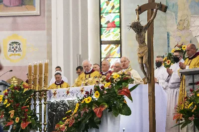 W niedzielę 7 czerwca podczas Mszy Świętej o godz. 12.00 we wspólnocie parafialnej dziękowaliśmy Panu Bogu za 60 lat kapłaństwa ks. inf. Stanisława Maca - pierwszego proboszcza i budowniczego naszej Katedry. fot. Joanna Prasoł, Andrzej Kotowicz