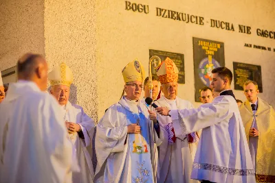 13 czerwca 2018 r. o godz 19.00 została odprawiona dziękczynna Msza Święta dziękczynna w 25 rocznicę koronacji figury Matki Bożej Fatimskiej w Katedrze Rzeszowskiej. Po Mszy Świętej odbyła się uroczysta procesja różańcowa. fot. Fotografiarzeszow