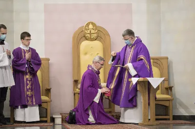 Mszy Świętej na zakończenie roku kalendarzowego i nabożeństwu dziękczynno-błagalnemu przewodniczył bp Jan Wątroba. fot. Andrzej Kotowicz