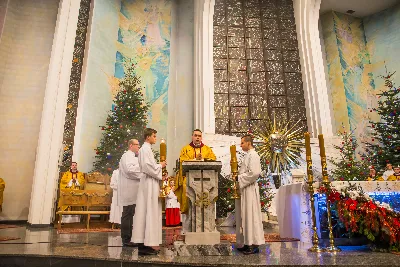 Pasterce w naszej Katedrze przewodniczył bp Jan Wątroba. Czuwanie przed Pasterką prowadziła młodzież naszej parafii. fot. Fotografiarzeszow