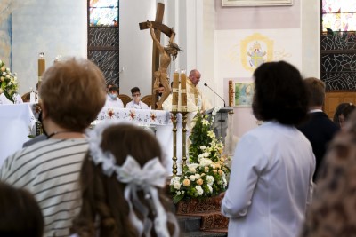 W uroczystość Najświętszego Ciała i Krwi Chrystusa Mszy Świętej w naszej Katedrze przewodniczył ks. proboszcz Krzysztof Gołąbek. Homilię wygłosił ks. Krzysztof Golas - wikariusz katedralny. Po zakończeniu liturgii wyruszyła procesja eucharystyczna do czterech ołtarzy rozmieszczonych wokół Katedry. fot. Joanna Prasoł