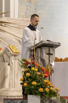 16 kwietnia 2022 r. bp Jan Wątroba przewodniczył liturgii Wigilii Paschalnej w naszej Katedrze. Podczas Mszy Świętej trzy osoby: Justyna, Anna i Nikola przyjęły sakrament chrztu, bierzmowania i Eucharystii.
fot. Joanna Prasoł
