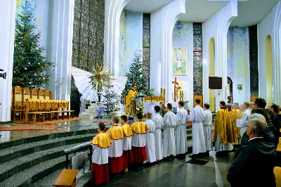 Pasterce w naszej Katedrze przewodniczył bp Jan Wątroba.  fot. Andrzej Kotowicz