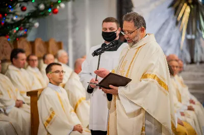 W poniedziałek 27 grudnia 2021 r. w naszej Katedrze duchowni i świeccy modlili się w intencji bpa Jana Wątroby w dniu imienin.  fot. Paulina Lęcznar