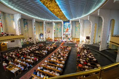 W piątek 28 czerwca obchodziliśmy Uroczystość Najświętszego Serca Pana Jezusa. Jest to nasze święto patronalne złączone z możliwością zyskania odpustu zupełnego. Uroczystej sumie odpustowej przewodniczył bp Edward Białogłowski. Kaznodzieją odpustowym był ks. dr Łukasz Hendzel. fot.: www.facebook.com/Fotografiarzeszow https://fotografiarzeszow.com.pl/