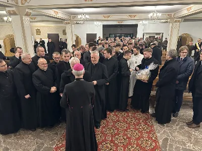 W liturgiczne wspomnienie św. Jana Apostoła (27.12) bp Jan Wątroba przewodniczył Mszy św. w katedrze rzeszowskiej. Eucharystię koncelebrowali abp Edward Nowak, bp Edward Białogłowski, bp Kazimierz Górny, a także ponad 60 kapłanów, którzy wraz z wiernymi modlili się w intencji Biskupa Rzeszowskiego z okazji jego imienin.