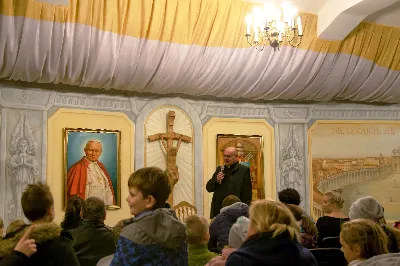 6 grudnia św. Mikołaj przybył także do naszej Katedry. Nie przyszedł z pustymi rękami. Obdarował grzeczne dzieci prezentami i porozmawiał z każdym, kto do niego podszedł. Przekazujemy pozdrowienia od św. Mikołaja dla całej parafii i obietnicę wizyty w przyszłym roku.  fot. Joanna Prasoł