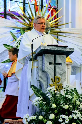 Mszy Świętej przewodniczył ks. Jerzy Buczek. Homilię wygłosił ks. Tomasz Bać. Śpiew prowadził chór Alba Cantans, którym dyrygowała Kornelia Ignas.