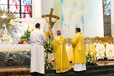 We wtorek 7 września w ramach Sympozjum Wykładowców Liturgiki na Wydziałach Teologicznych i w Wyższych Seminariach Duchownych, które w dniach 7-9 września odbywało się w Rzeszowie, została odprawiona Msza Święta w naszej Katedrze, której przewodniczył bp Jan Wątroba. fot. Andrzej Kotowicz