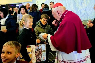 26 grudnia o godz. 12.00 Mszy Świętej w naszej Katedrze przewodniczył Ks. Bp Kazimierz Górny. Podczas Mszy Świętej śpiewał chór katedralny Pueri Cantores Resovienses. Po Mszy Świętej Ksiądz Biskup wraz z chórzystami dzielili się opłatkiem.
fot. Andrzej Kotowicz