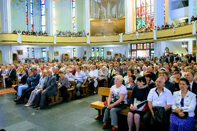 Mszy Świętej przewodniczył ks. Jerzy Buczek. Homilię wygłosił ks. Tomasz Bać. Śpiew prowadził chór Alba Cantans, którym dyrygowała Kornelia Ignas.