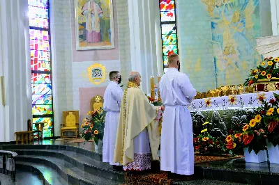 W niedzielę 7 czerwca podczas Mszy Świętej o godz. 12.00 we wspólnocie parafialnej dziękowaliśmy Panu Bogu za 60 lat kapłaństwa ks. inf. Stanisława Maca - pierwszego proboszcza i budowniczego naszej Katedry. fot. Joanna Prasoł, Andrzej Kotowicz