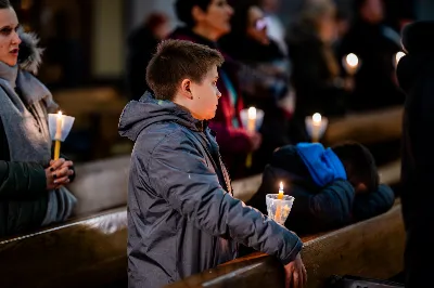 W czwartek (7 grudnia) w wigilię Niepokalanego Poczęcia NMP modliliśmy się śpiewem Akatystu ku czci Bogurodzicy. Śpiew prowadziła Katedralna Schola Liturgiczna pod dyrekcją ks. Juliana Wybrańca. Nabożeństwu przewodniczył ks. Jakub Oczkowicz.
fot. Tomasz Chrobak