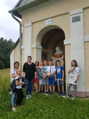 W czwartek 22.06.2017 r. dzieci, które w tym roku przystąpiły do I Komunii Świętej, udały się wraz z ks. Julianem i s. Karolą na pielgrzymkę dziękczynną do Kalwarii Pacławskiej i Przemyśla.