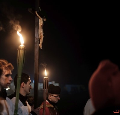 W piątek 24.03.2017 r. o godz. 20.00 wyruszyliśmy na Drogę Krzyżową do Parku Papieskiego.  fot. Michał Kurecki Fotografia