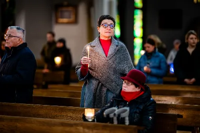 W czwartek (7 grudnia) w wigilię Niepokalanego Poczęcia NMP modliliśmy się śpiewem Akatystu ku czci Bogurodzicy. Śpiew prowadziła Katedralna Schola Liturgiczna pod dyrekcją ks. Juliana Wybrańca. Nabożeństwu przewodniczył ks. Jakub Oczkowicz.
fot. Tomasz Chrobak